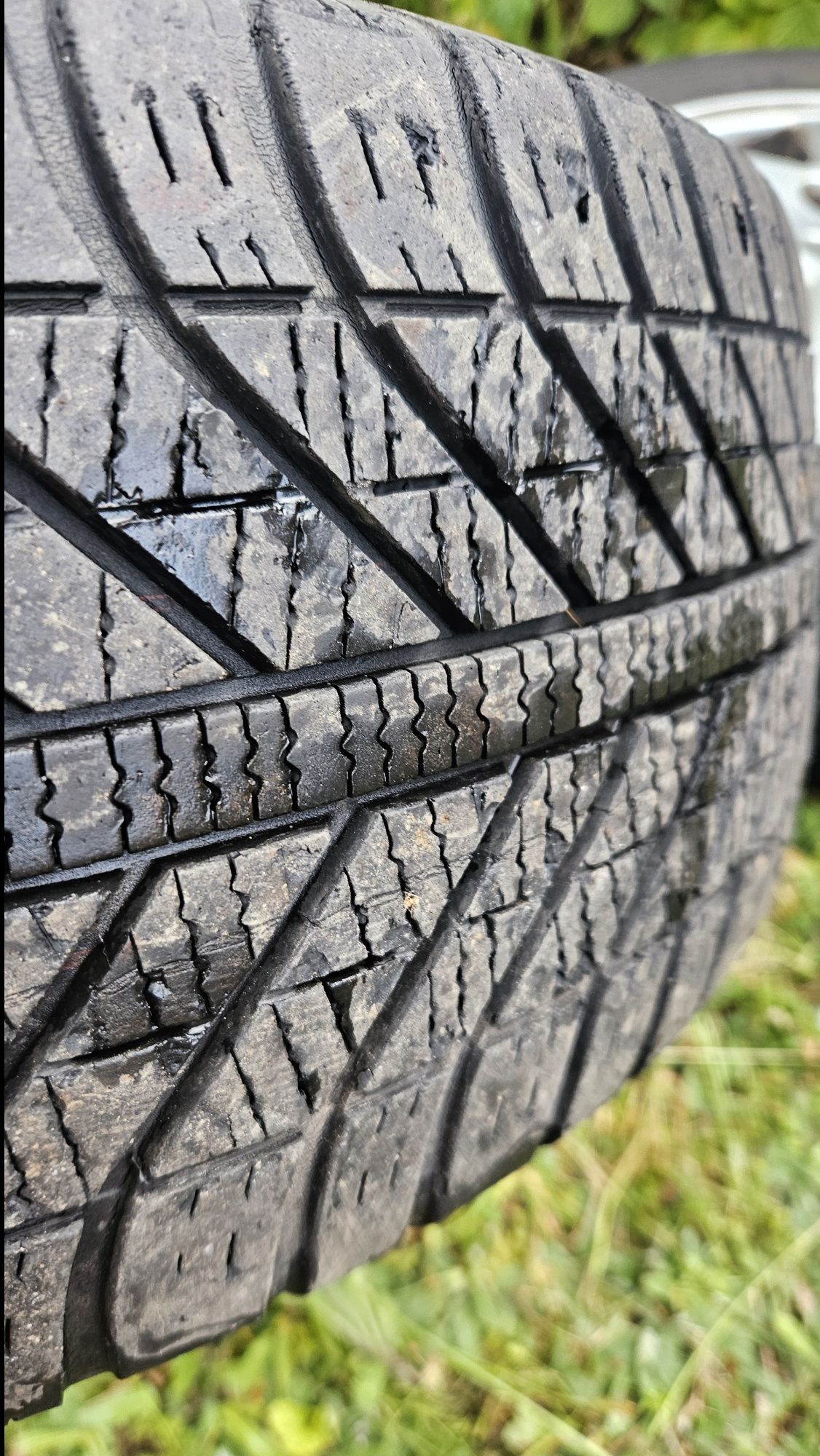 Felgi Honda z oponami Goodyear