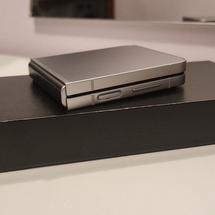 IDEALNY Samsung Galaxy Z Flip 6 256GB