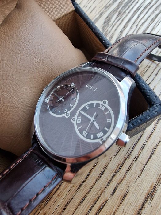 Гтдинник наручний Guess