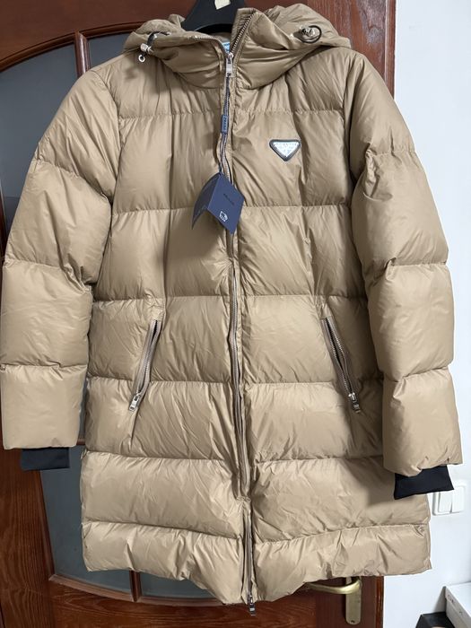 Куртка жіноча  пуховик Prada м