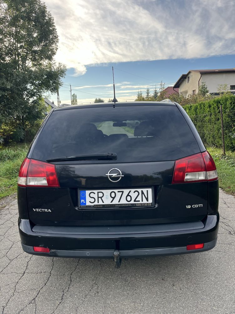 Spredam Opel Vectra 1.9 Cm Hak Lift rok 2009sku.fot moc 150 kw 6 Beguw