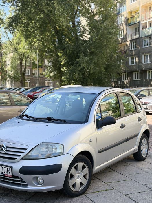 Auto Citroen C3 srebrny / 2004 / hatchback / benzyna