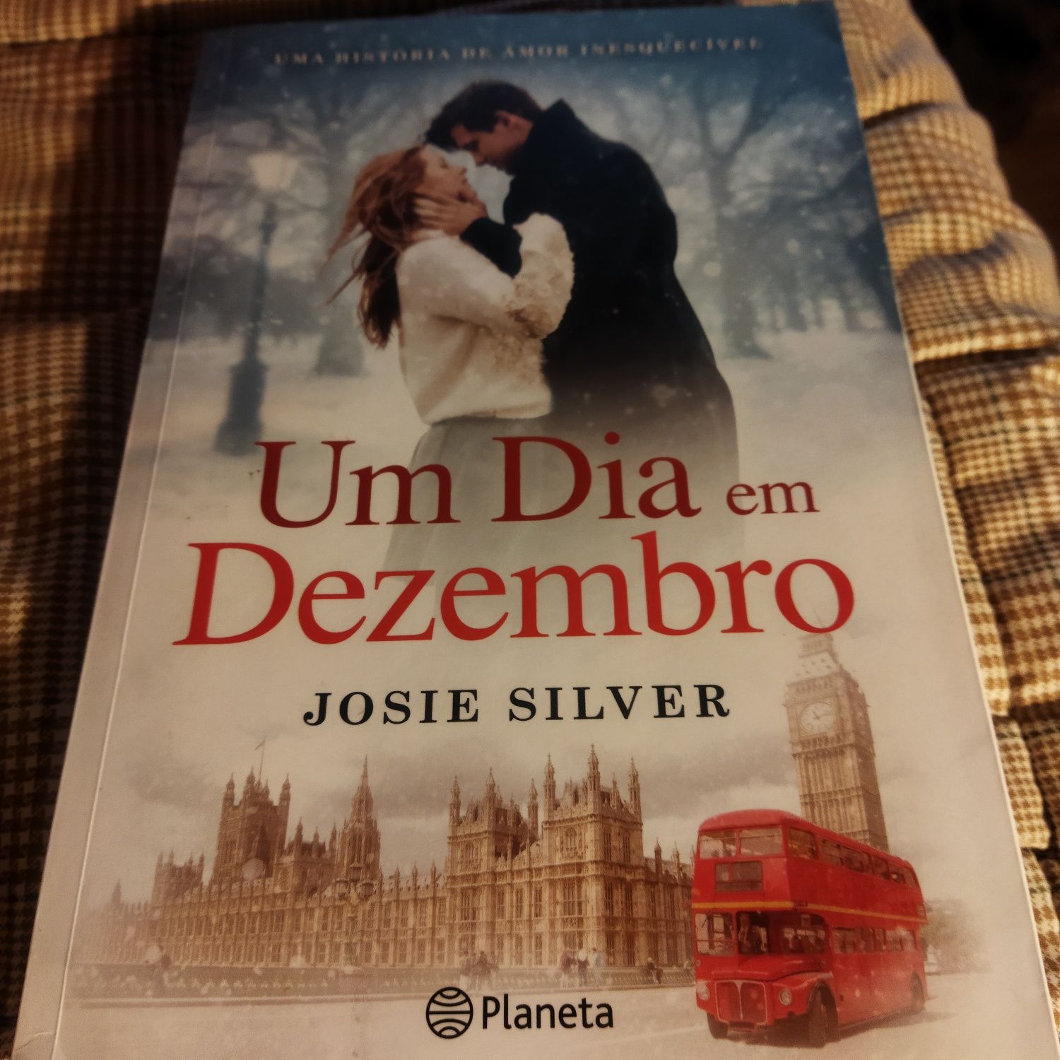 Um dia em dezembro, de Josie Silver