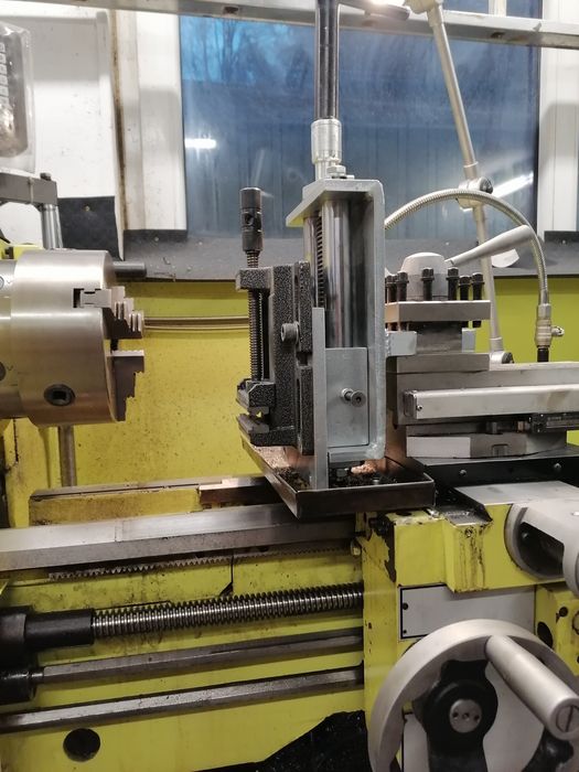 Przystawka frezarska do tokarki