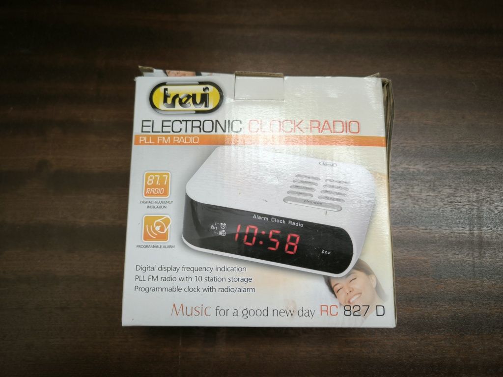 Rádio/Relógio Despertador elétrico Trevi (Também funciona a pilhas)