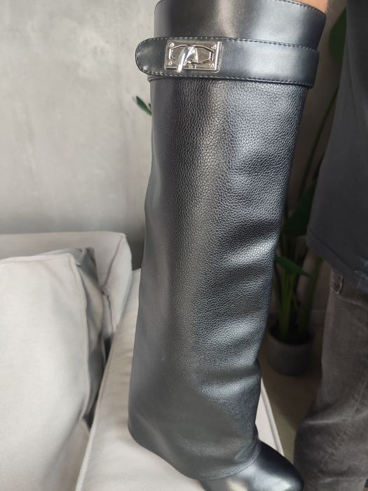 Чоботи Givenchi оригінал нові 22000 грн