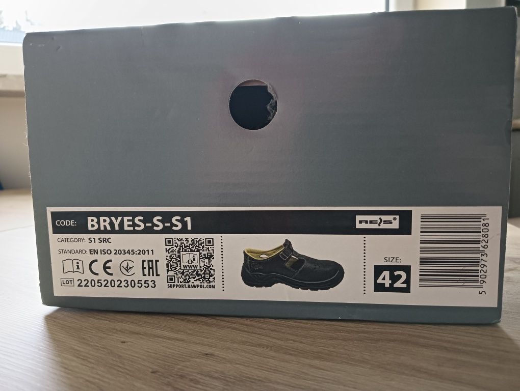 Buty robocze z blachą