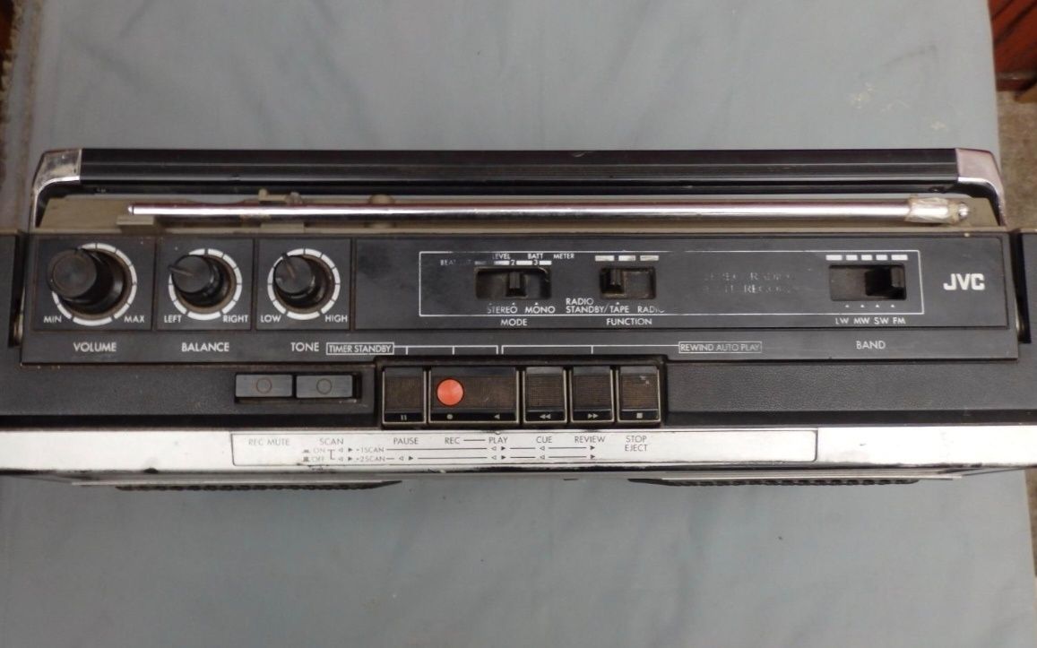 Kaseciak retro JVC lata 80 dla kolekcjonerów zabytek antyk magnetofon