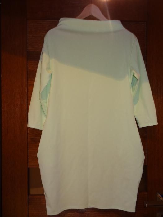 Sukienka z kieszeniami