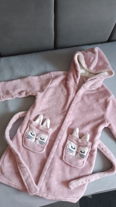 Przytulny szlafrok dziewczęcy