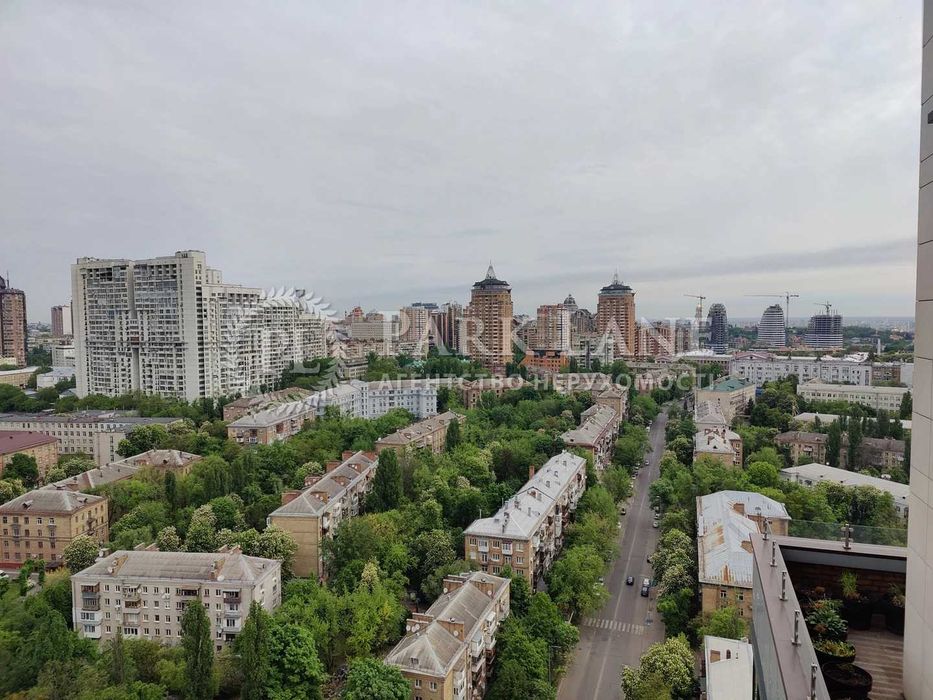 2-кім Маккейна вул (Кудрі), 26 Richmond Печерський р, ст.м Звіринецька