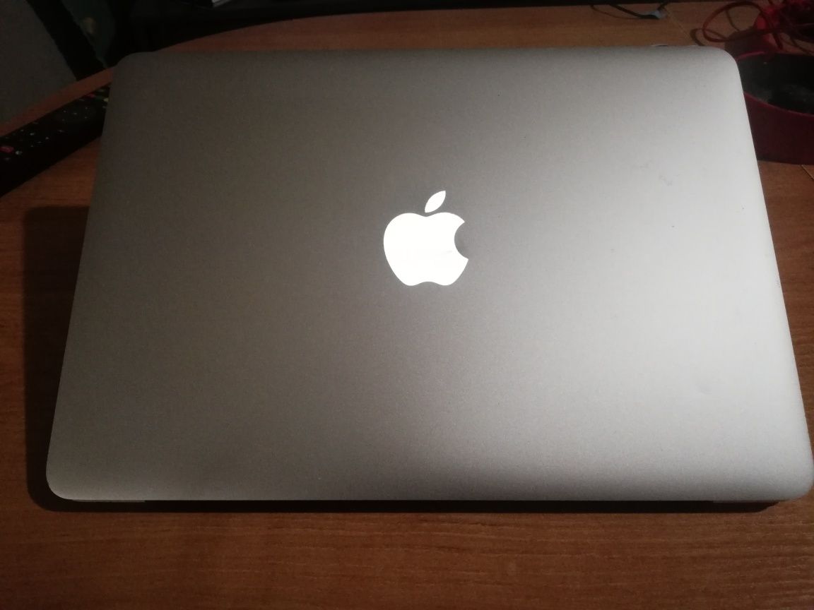 Apple MacBook Pro 13" Retina i5 8GB 256GB 13.3 (A1502) 2015r