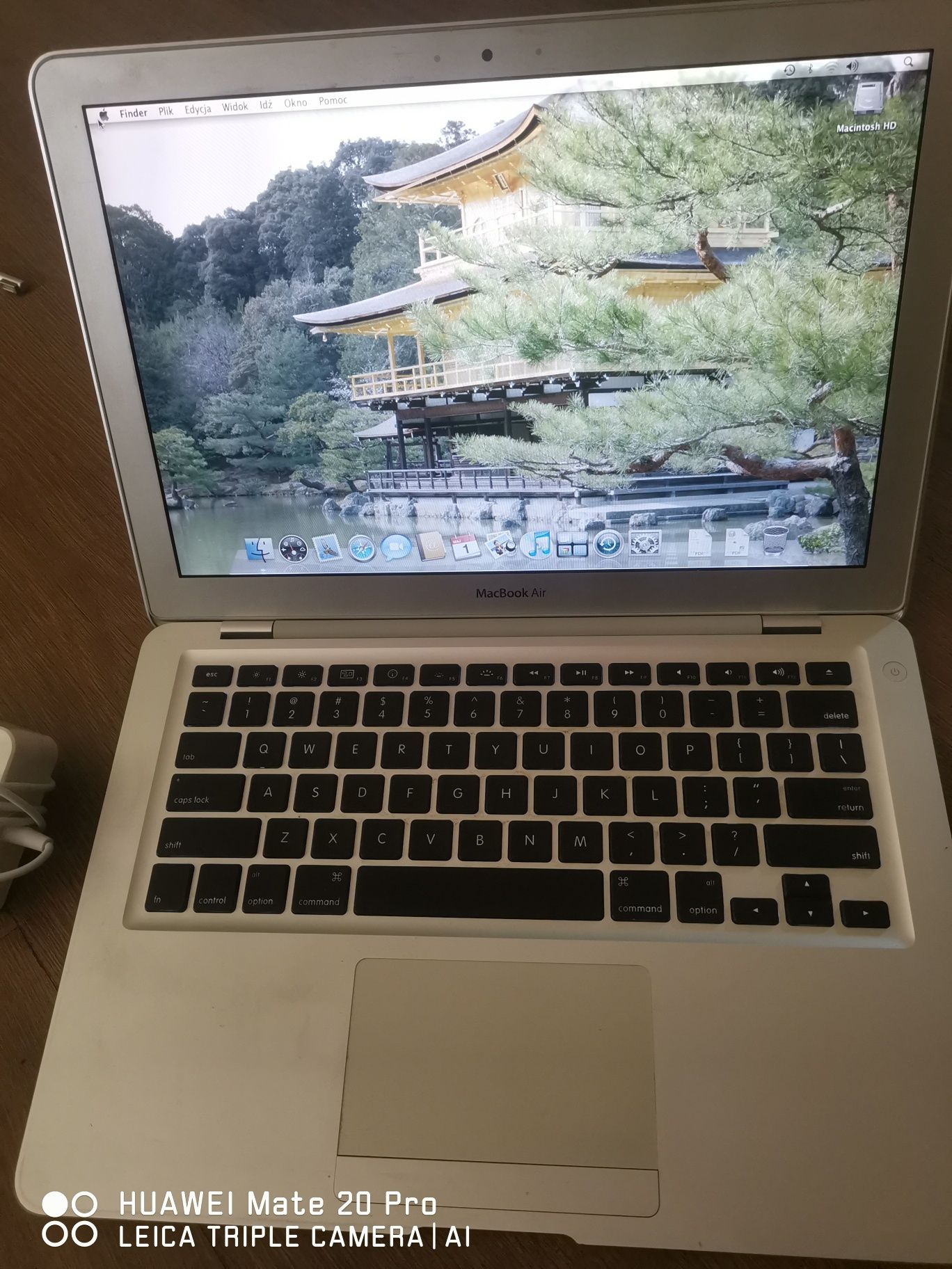 MacBook Air 1237 bdb stan sprawny/ ladowarka