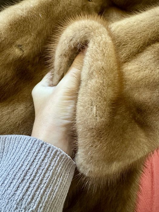Норкова шуба карамельного кольору SAGA розмір xs s