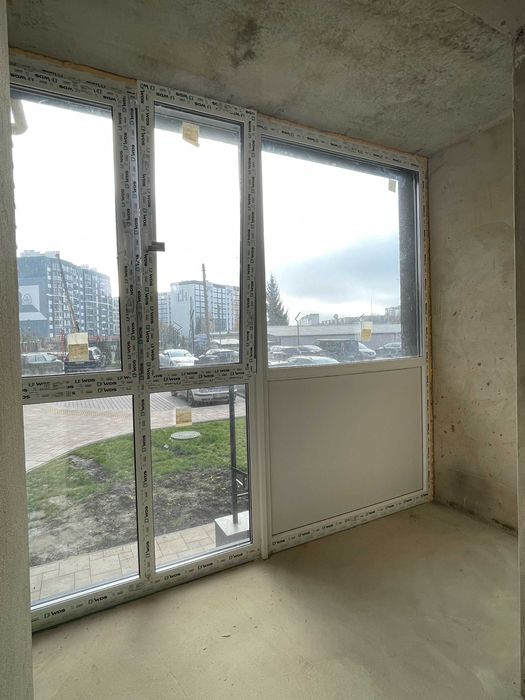 Комерція з окремим входом у новобудові!