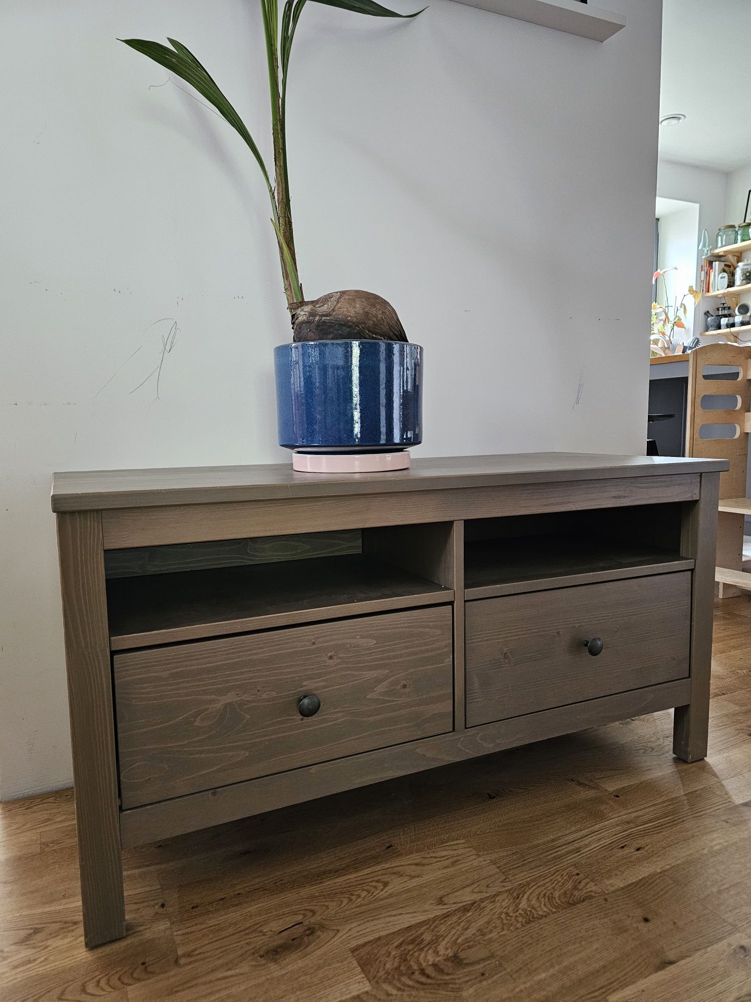 Szafka pod rtv półka regał komoda ikea drewniany ikea hemnes 110x46x57