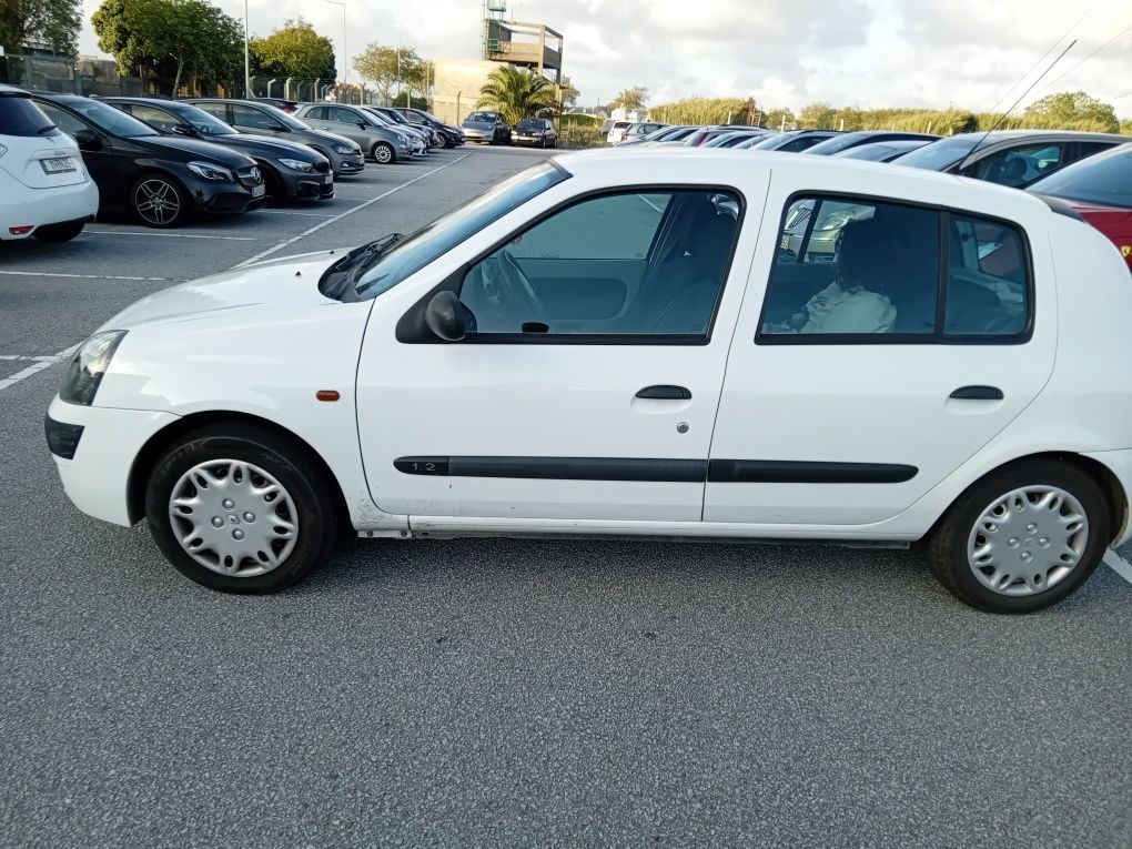 Vendo veículo Renault Clio