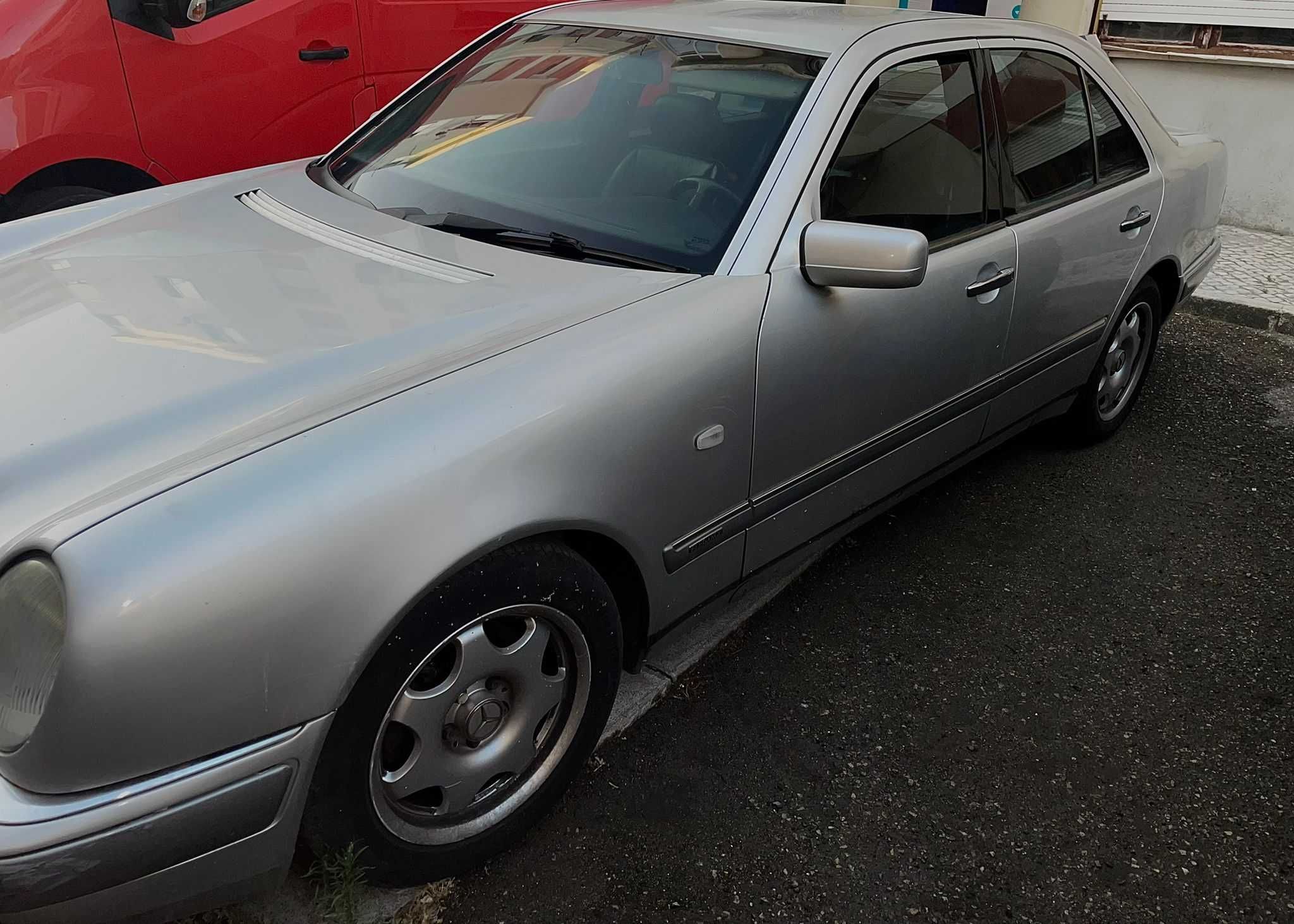 Mercedes E220D ótimo