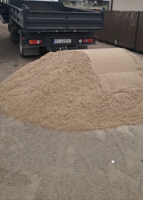 Piasek ziemia przesiana żwir suchy beton minikoparka