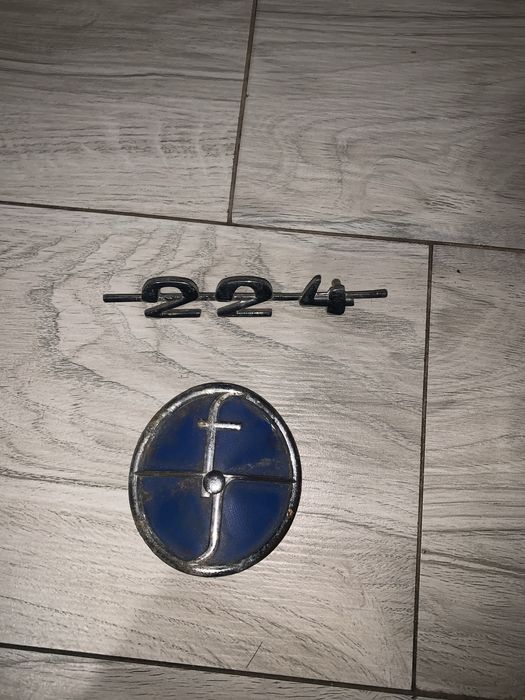 Warszawa 224, emblematy znaczki