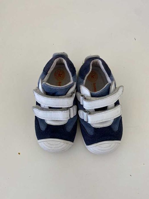 Sandálias Biomecanics em pele