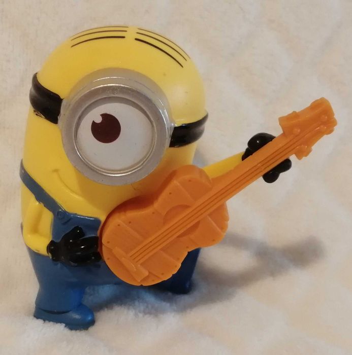 Minionek z gitarą (Zabawka)