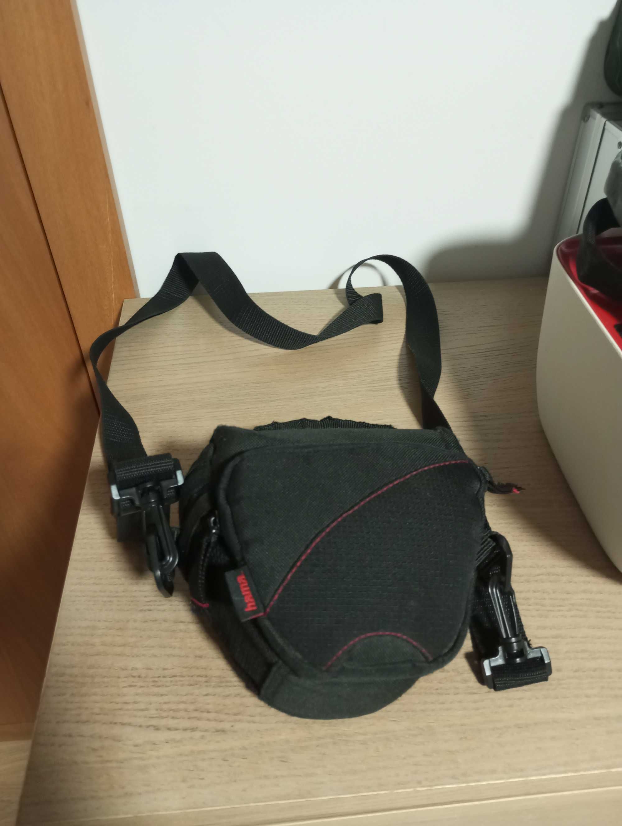 Câmera Nikon Coolpix P520 + Bolsa + Acessórios–Para Peças ou Reparação