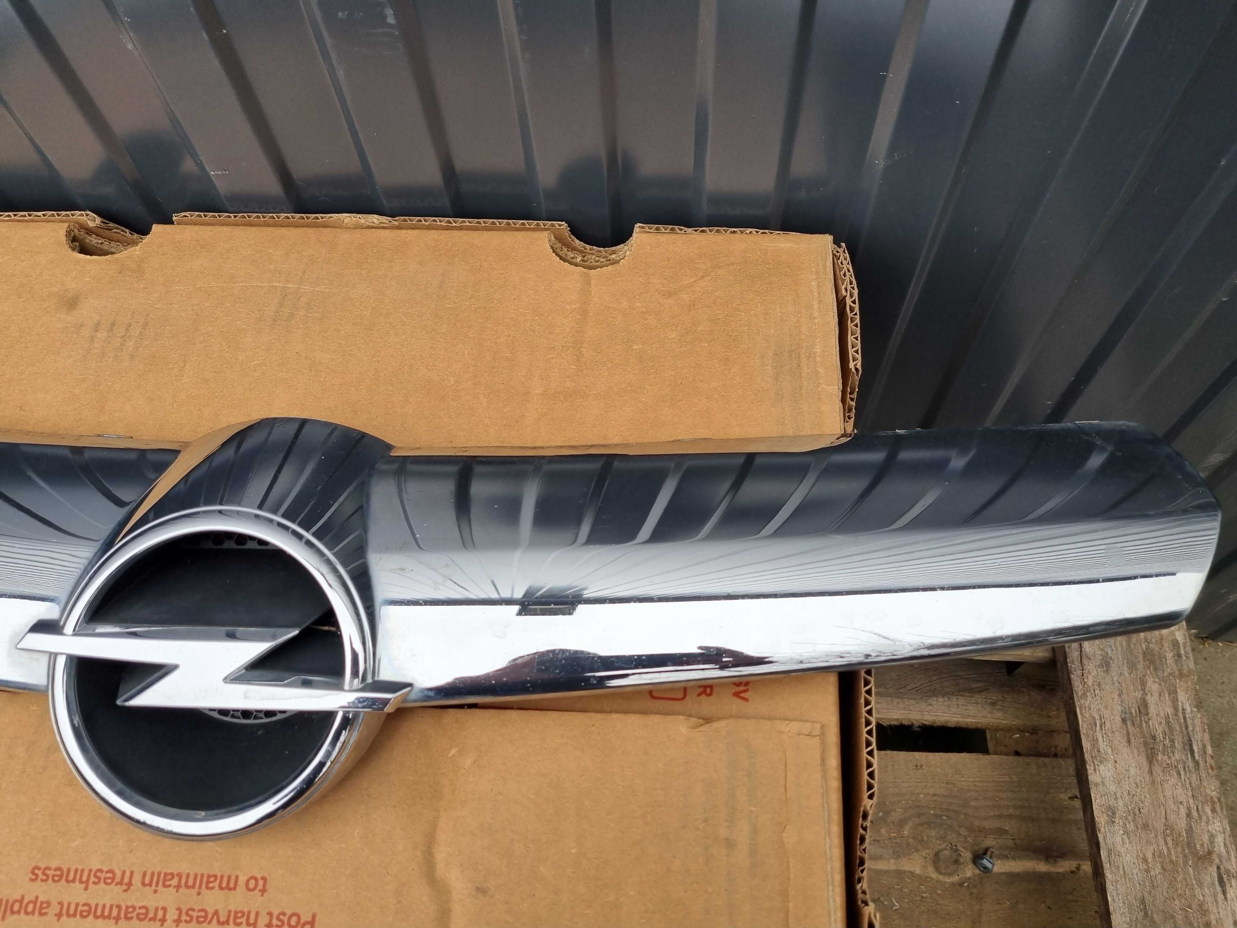 Opel Corsa D Listwa Chrom Atrapy Chłodnicy