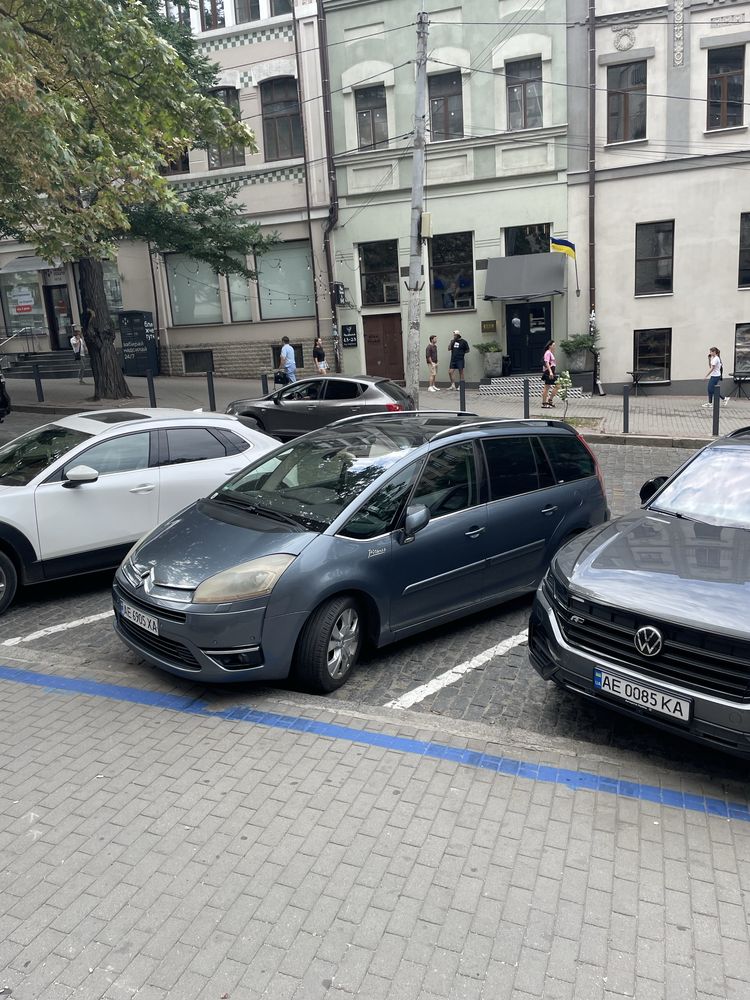 Сітроен мінівен дизель 2л автомат