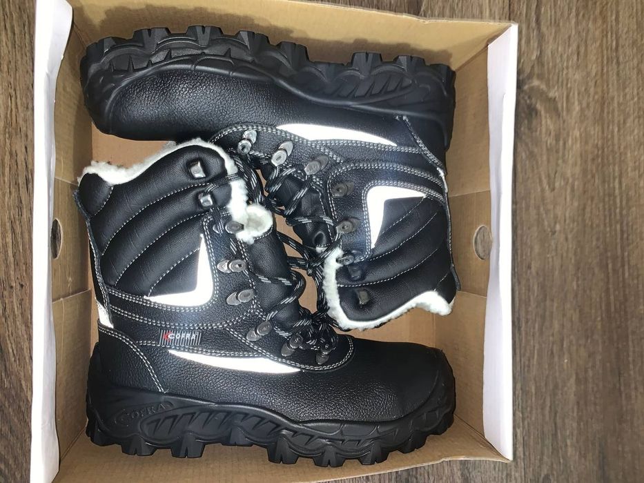 Продам фірмові ботінки зима