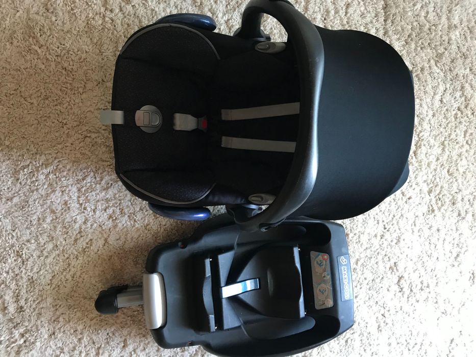 Дитяче автокрісло Maxi Cosi з ізофікс