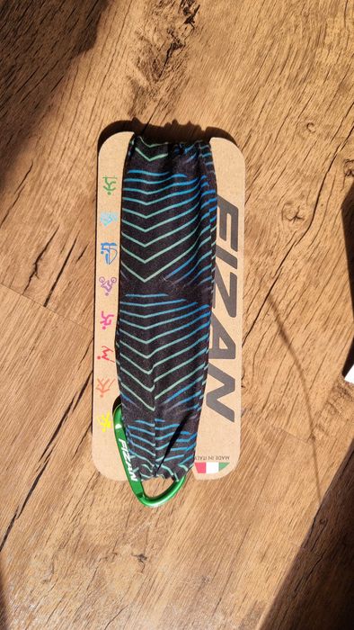 Chusta wielofunkcyjna Fizan czarno-zielona + karabińczyk. Sport, rower