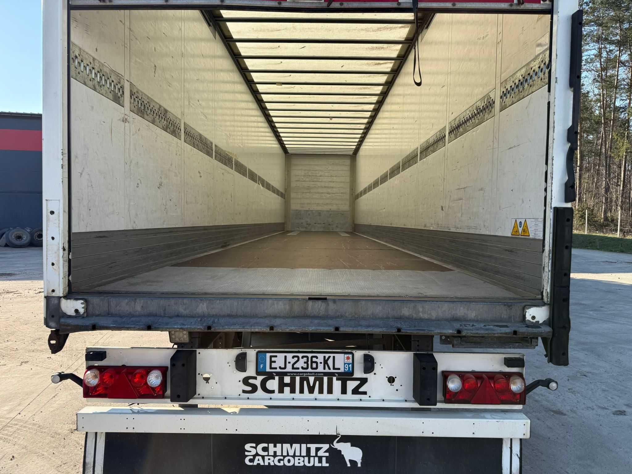 Schmitz Izoterma Kontener Box, 2017r, roleta , 481083 km , z Francji