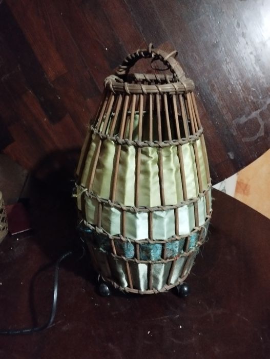 Pleciona lampa podłogowa
