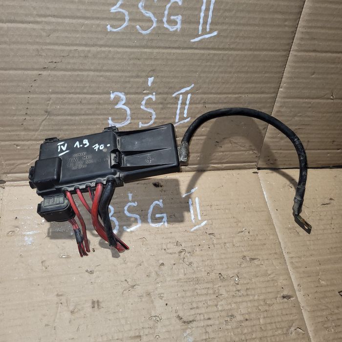 Skrzynka bezpieczników vw golf IV bora Audi A3 8L seat skoda 1999r