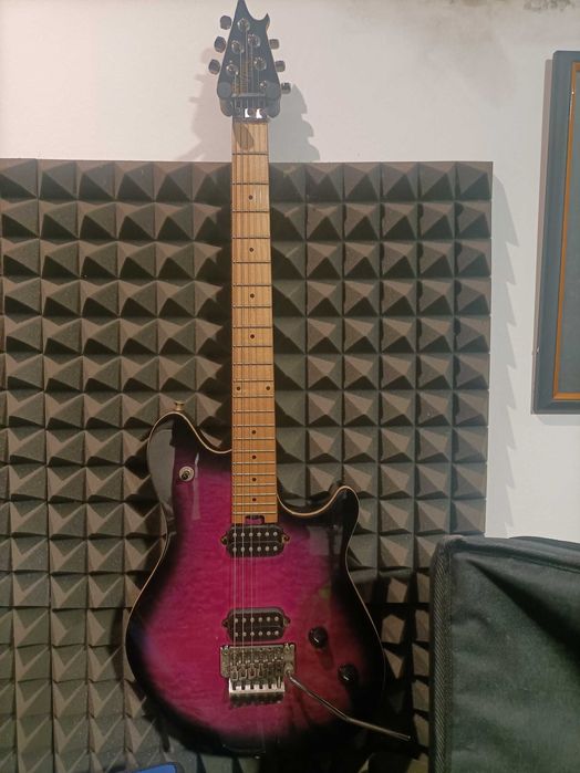 Guitarra EVH purple
