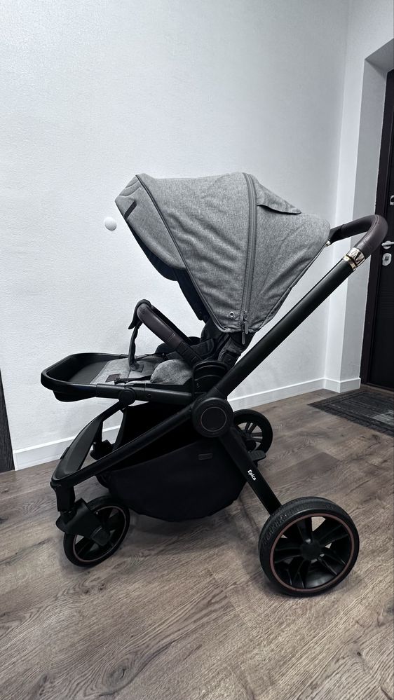 Прогулянкова коляска Carrello