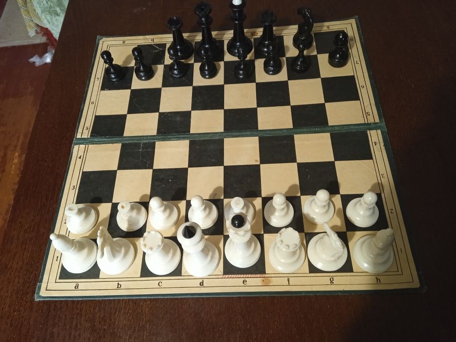 Шахматы б.у 2 шт.