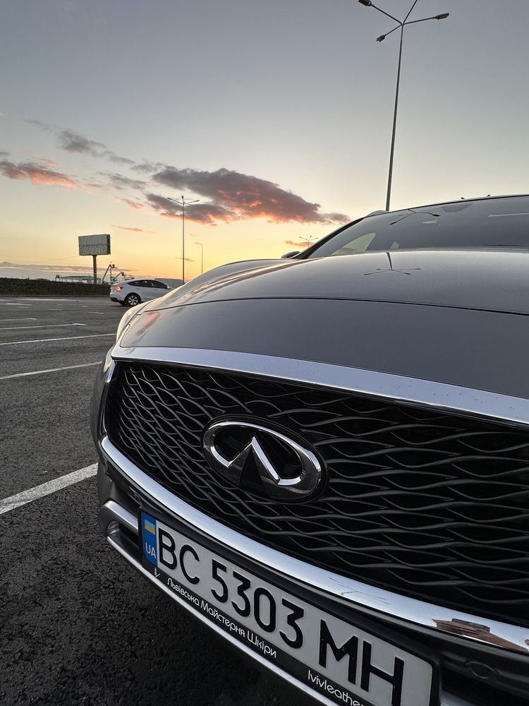 Infiniti QX30 AWD 2017