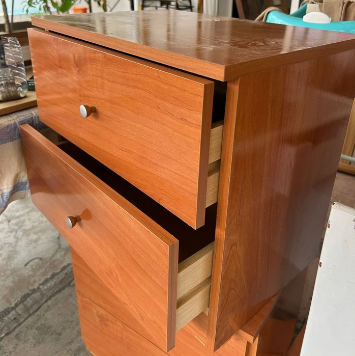 Mesas cabeceira castanhas