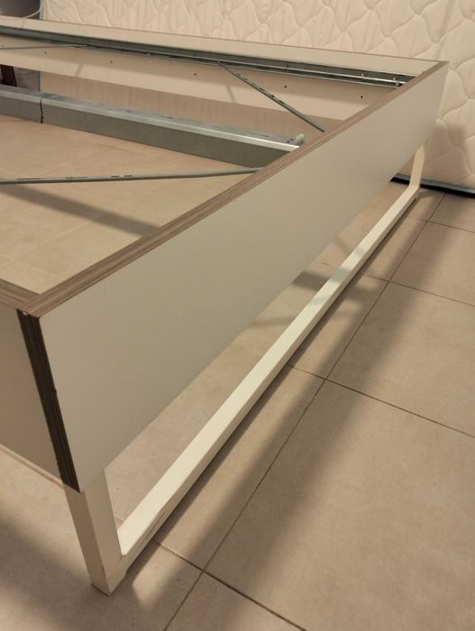 Cama de casal com cabeceira