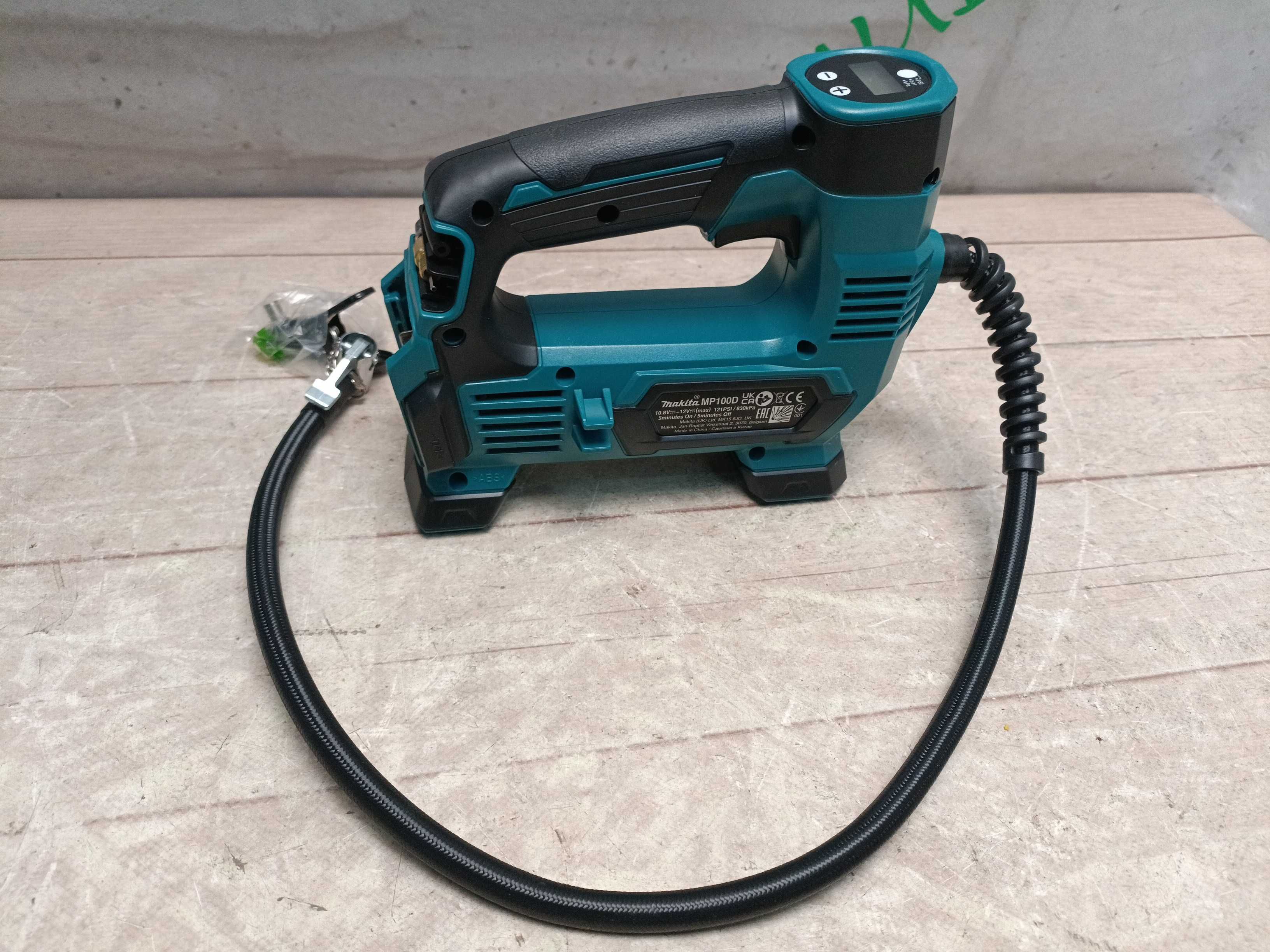 Makita MP100D акумуляторний насос компресор, 12В CXT