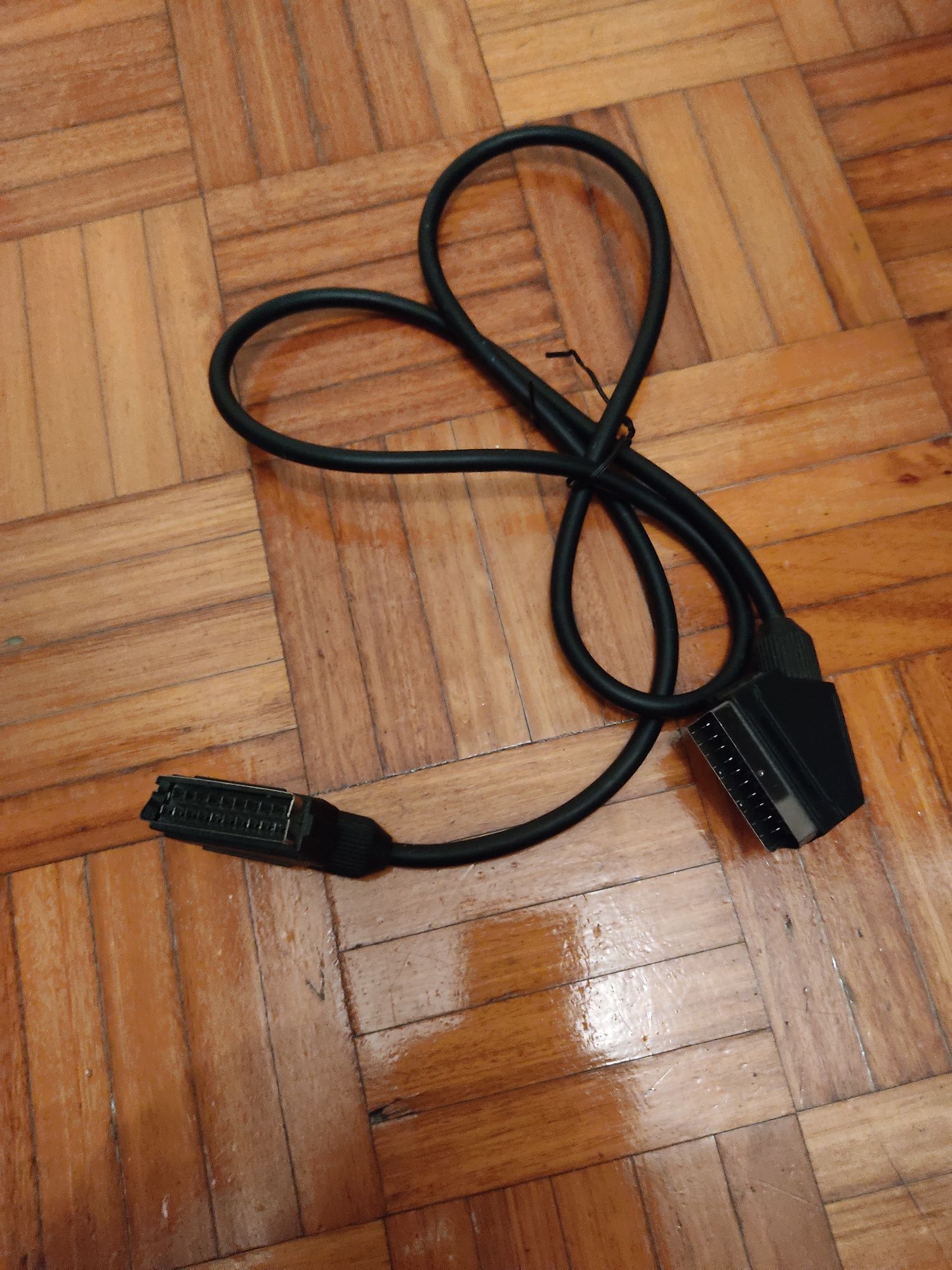 Cabos scart  e adaptadores