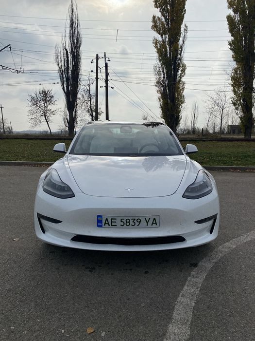 Продам Тесла модел 3