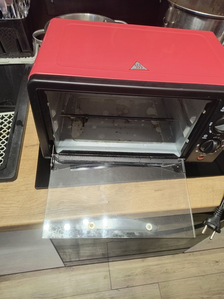 Mini piekarnik elektryczny