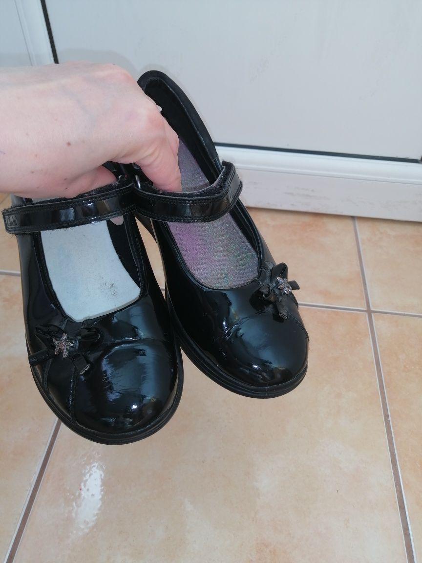 Красивые кожаные лаковые чёрные туфли туфельки туфлi Clarks Clark's 34
