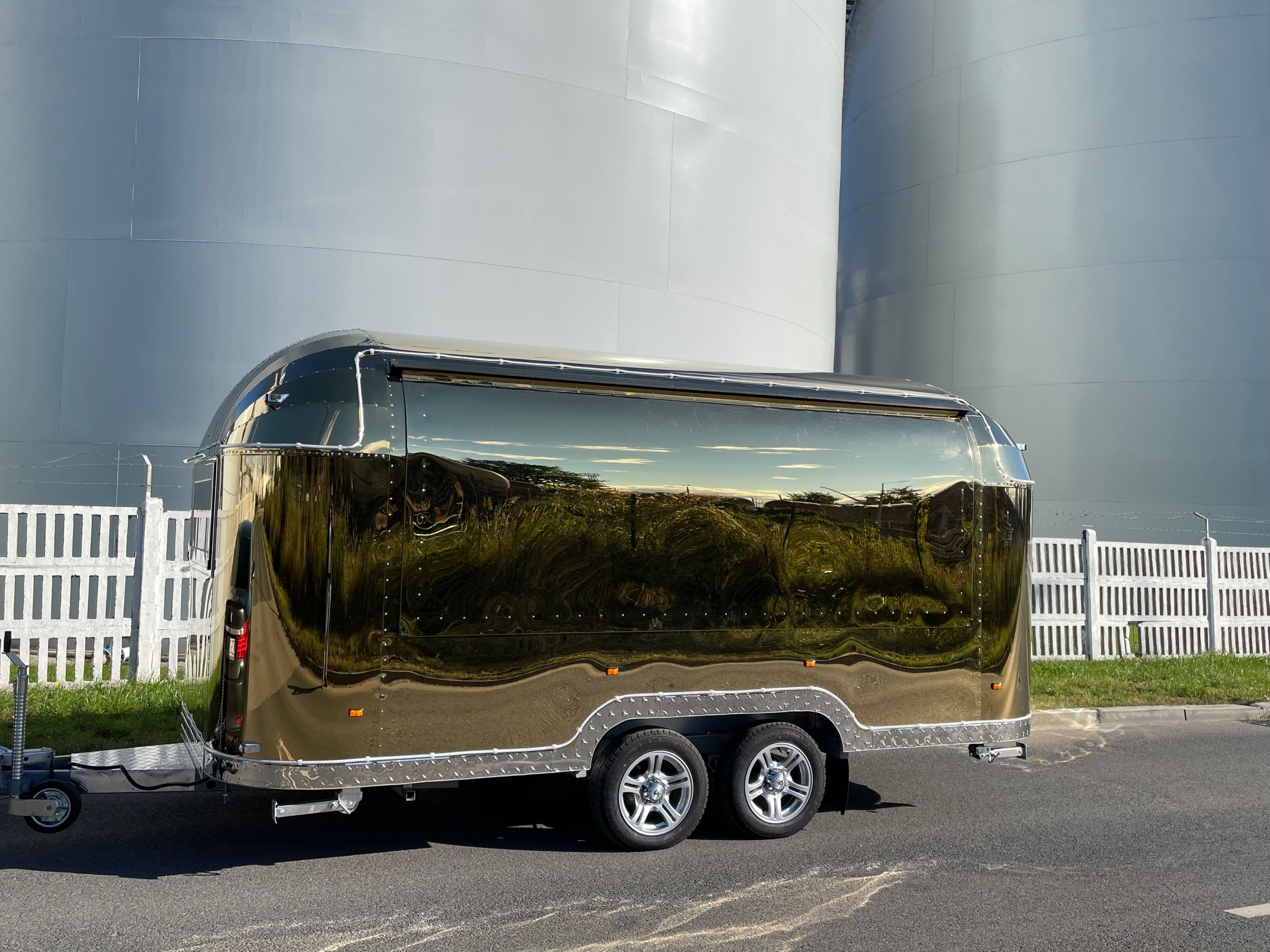 Nowa Przyczepa gastronomiczna SHINE Summer S 5m Food Truck foodtruck