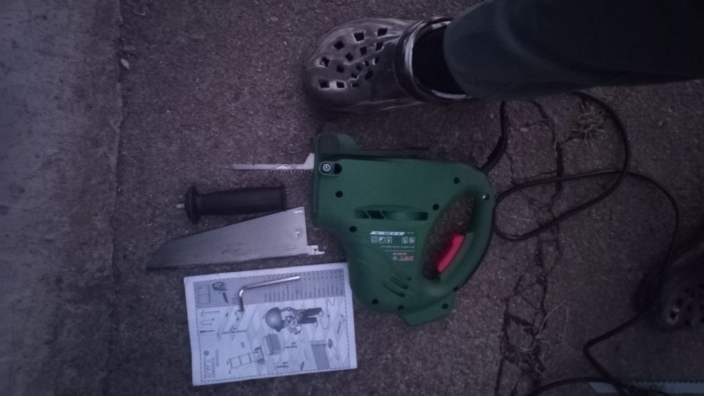 Продам сабельную пилу ( два в одном - и действует как электролобзик )