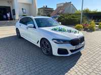 Auto do ślubu BMW 5 G30 2023r FOTOBUDKA 360 napis LOVE led na ściankę