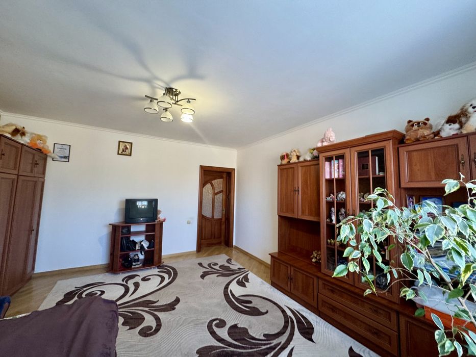 Продаж будинку Лісневицька